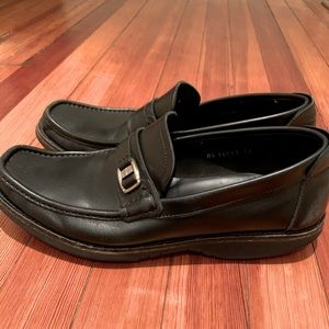 Ferragamo black loafers size 9 EE